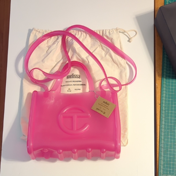 Melissa + Telfar Medium Jelly Shopper Pink